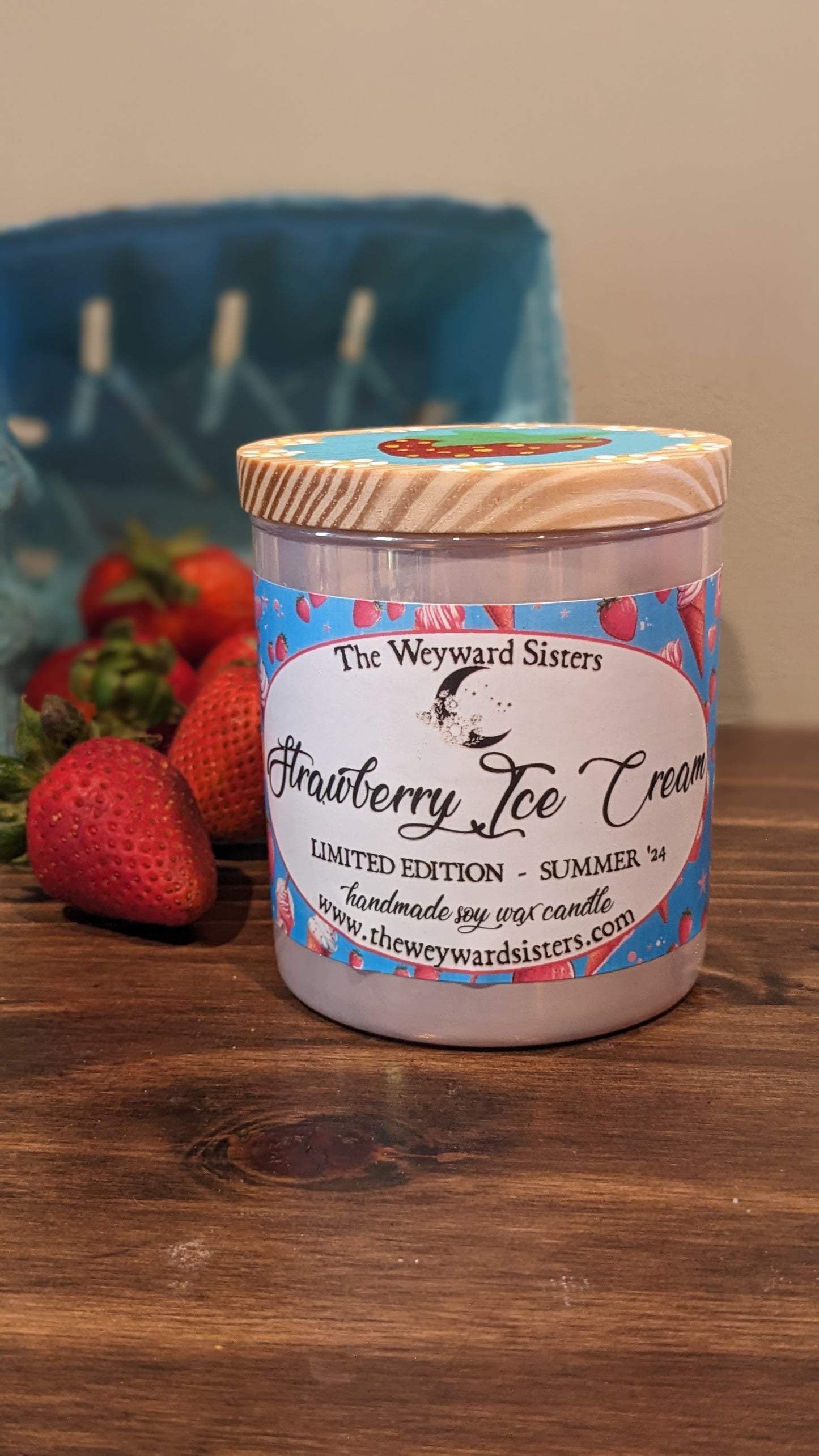 STRAWBERRY ICE CREAM CANDLE